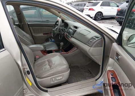 2004 Toyota Camry Xle V6 z USA, uszkodzony, nr VIN 4T1BF30K34U586987